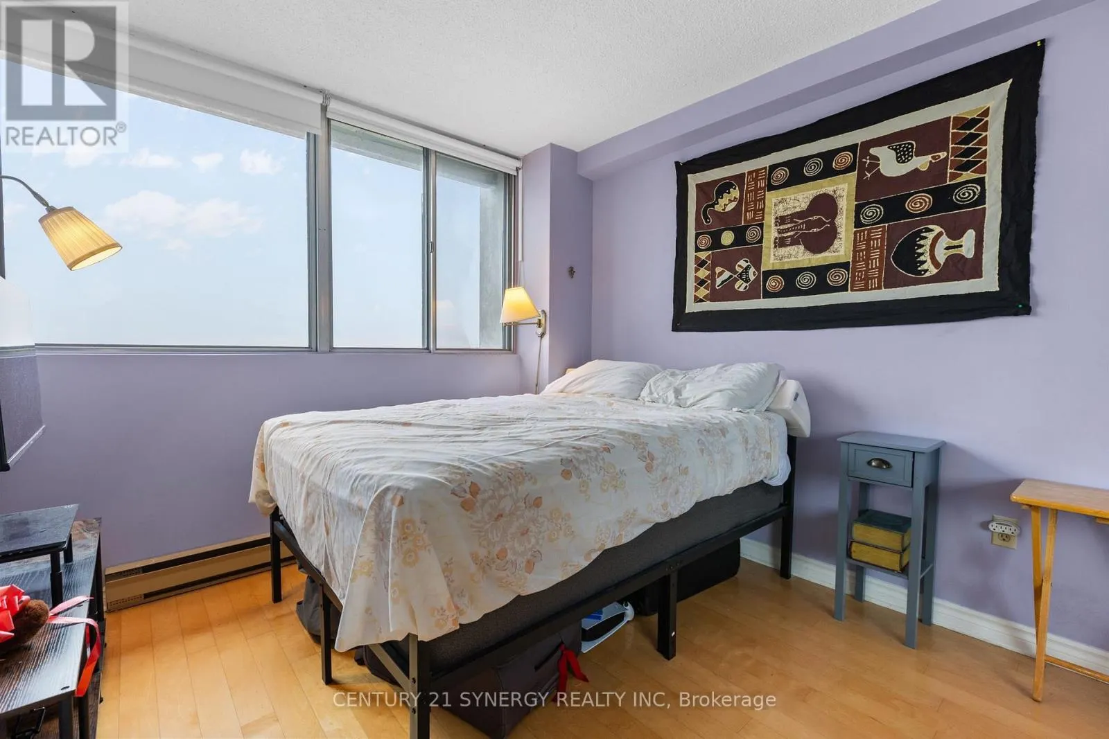 2207 - 530 LAURIER AVENUE W