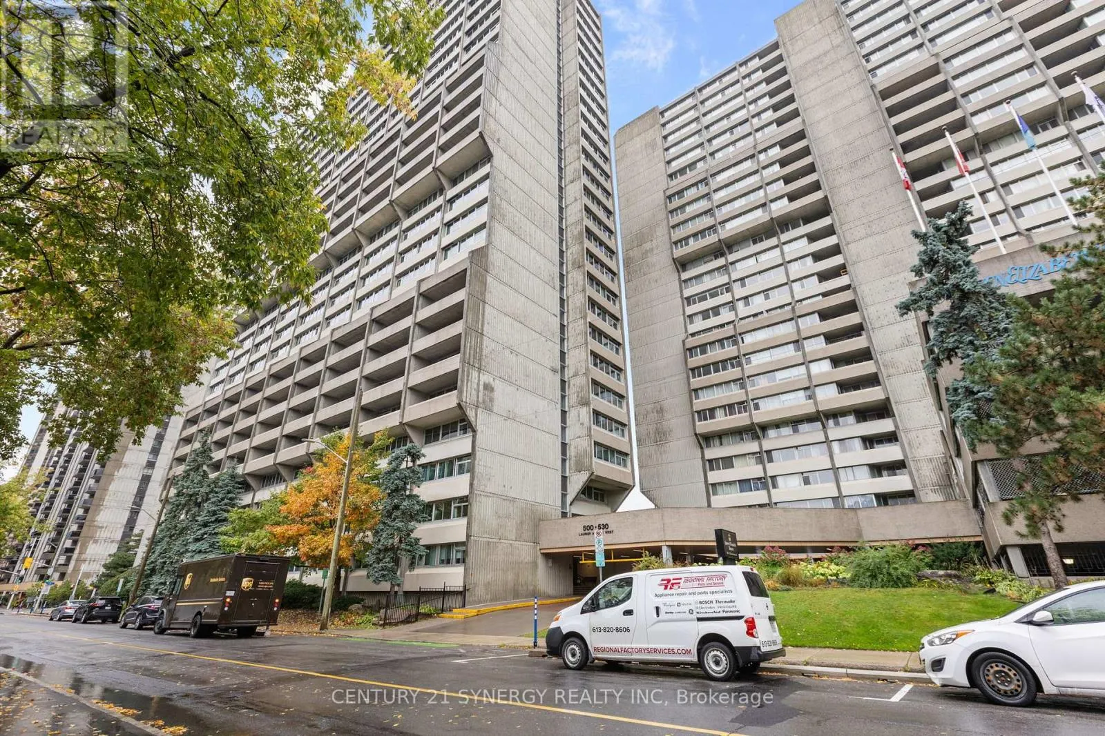 2207 - 530 LAURIER AVENUE W