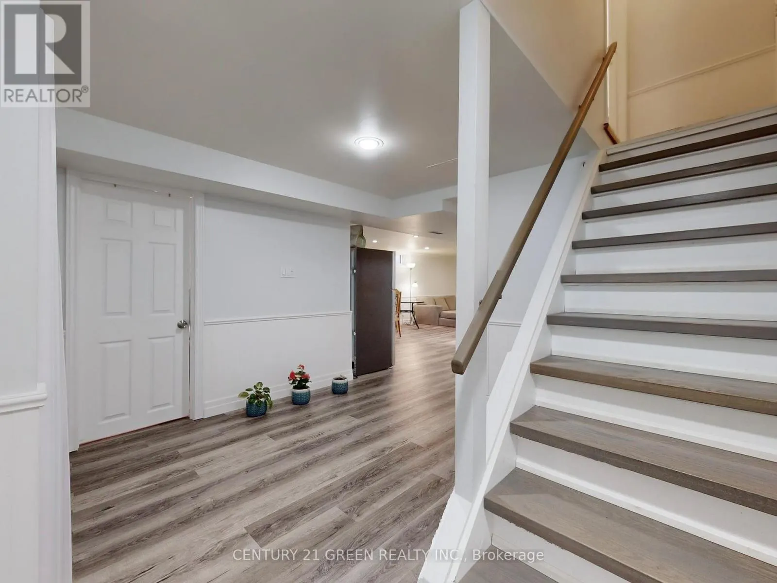 591 DOGWOOD LANE