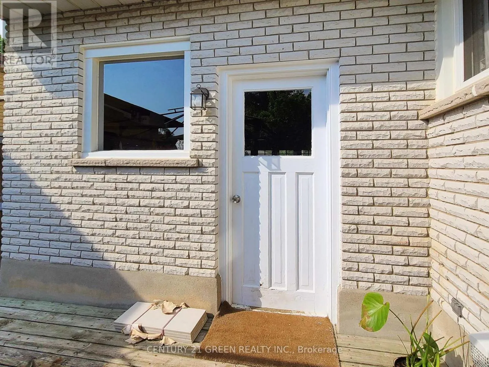 591 DOGWOOD LANE