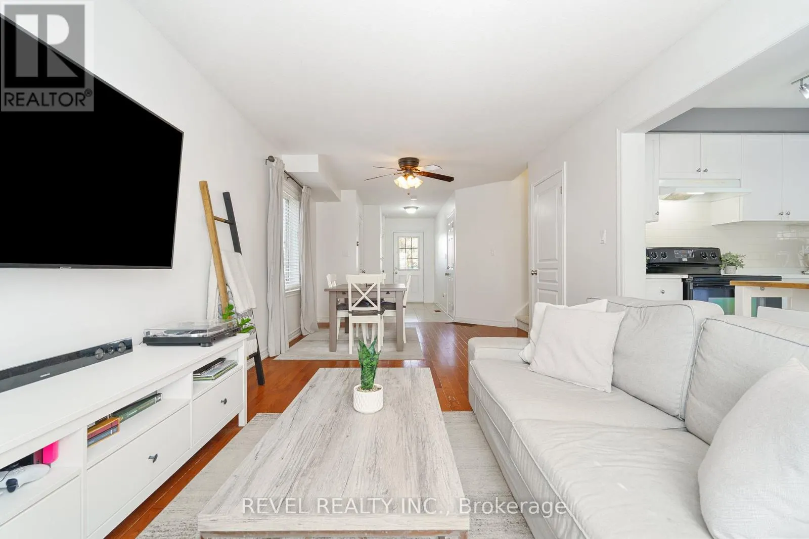 35 - 222 FALL FAIR WAY