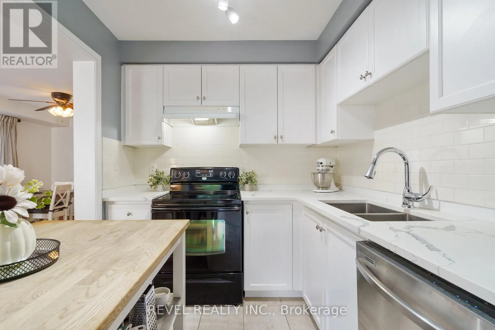35 - 222 FALL FAIR WAY