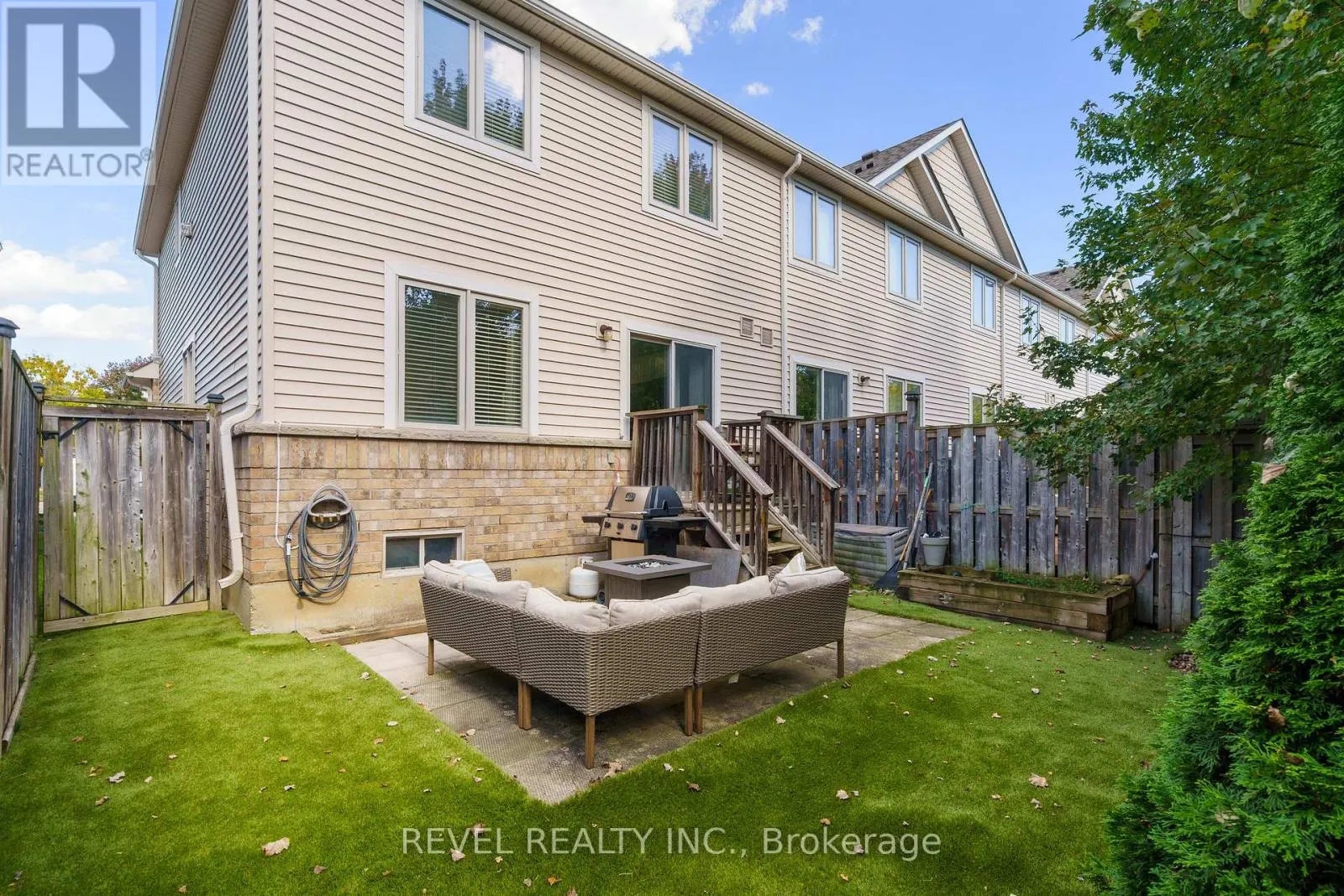 35 - 222 FALL FAIR WAY