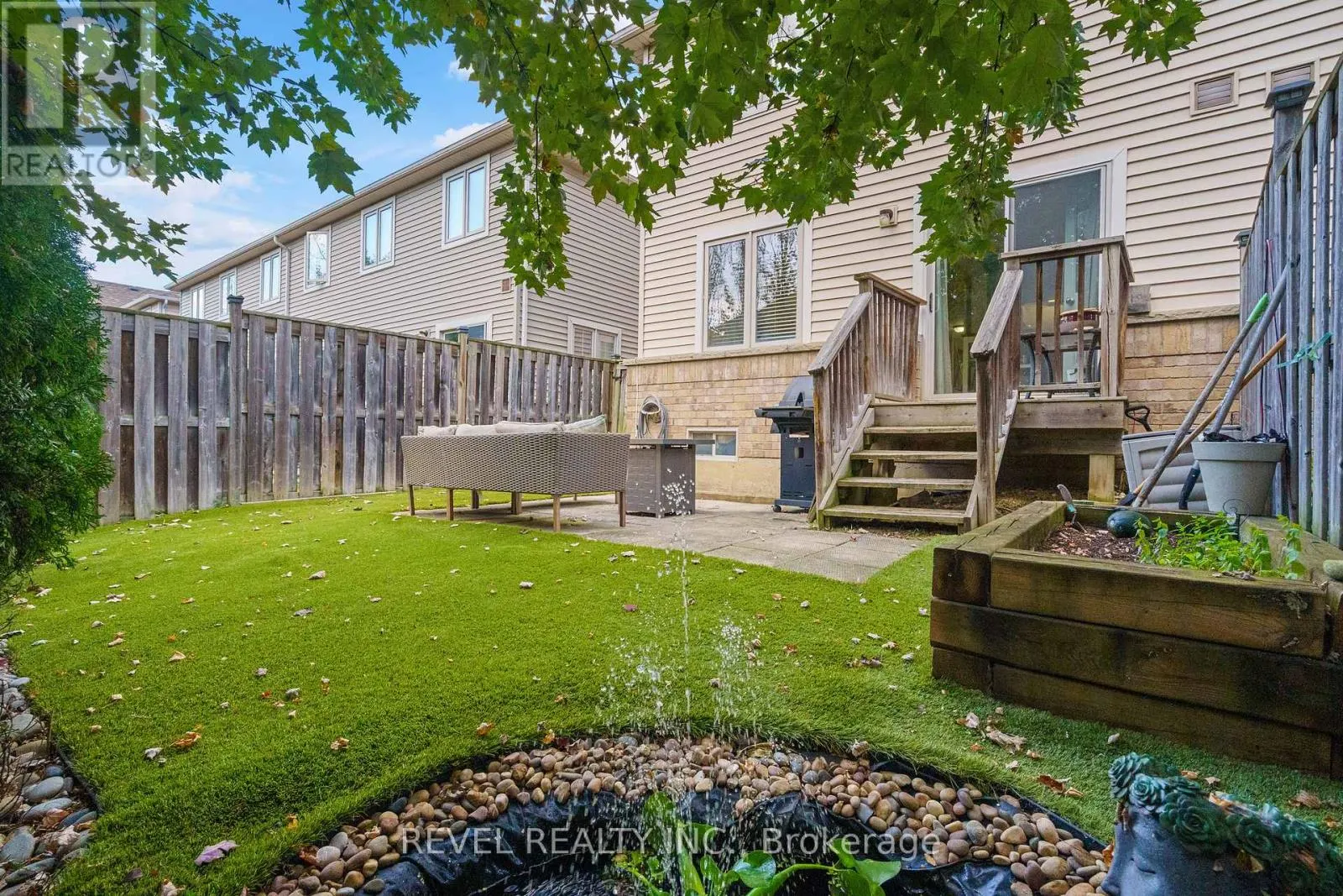 35 - 222 FALL FAIR WAY