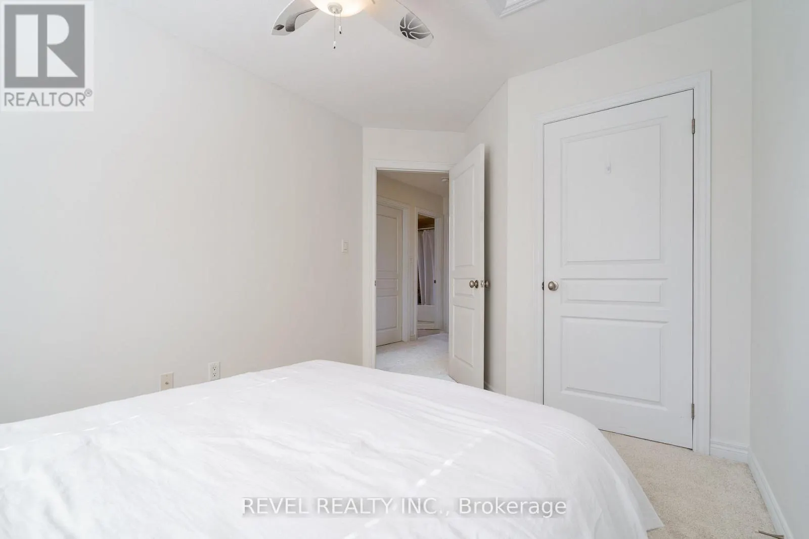 35 - 222 FALL FAIR WAY