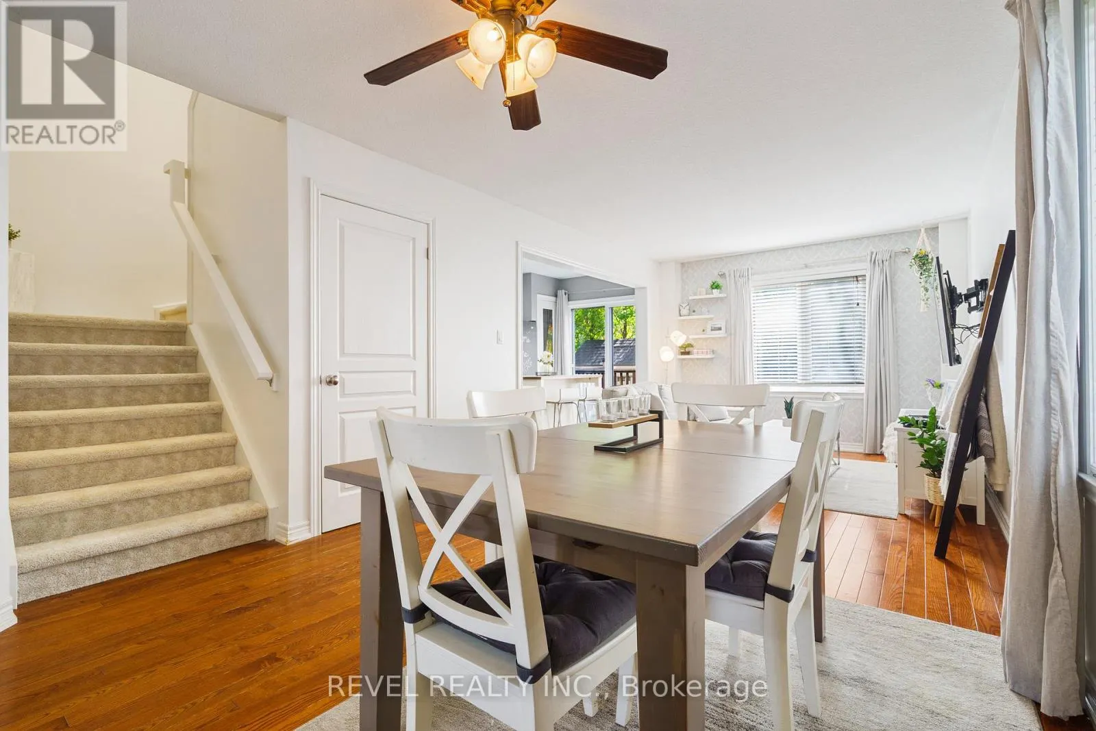 35 - 222 FALL FAIR WAY