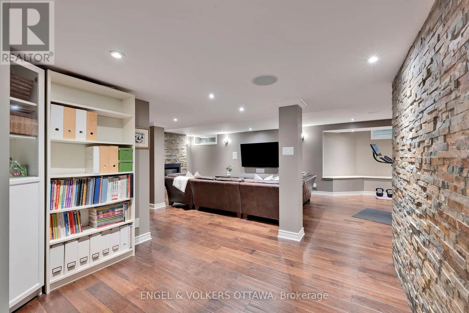 5 WYNRIDGE PLACE