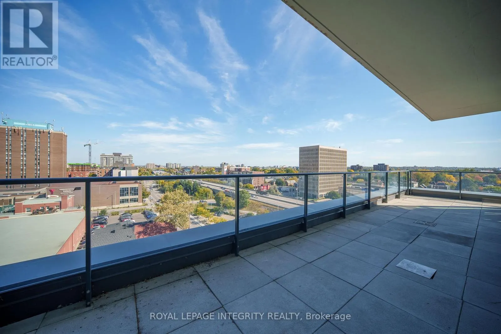 802 - 203 CATHERINE STREET
