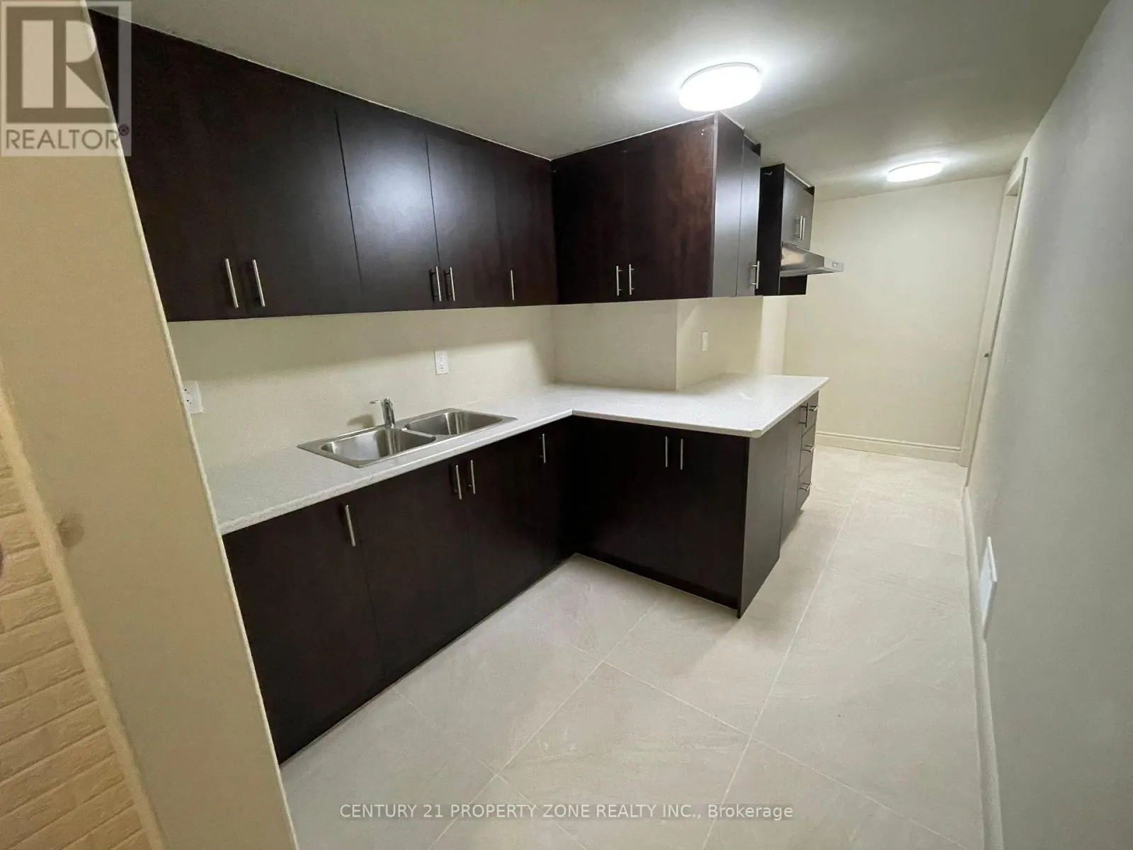 1025 GLENEAGLE TRAIL