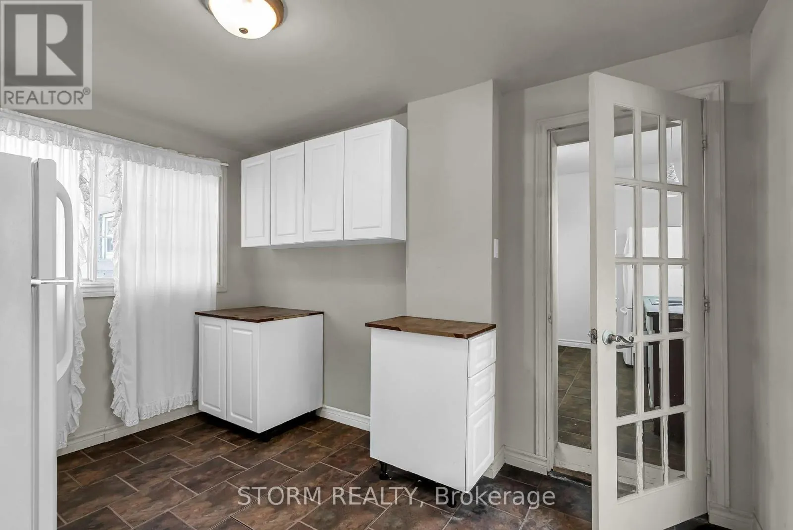 239 1ST STREET E