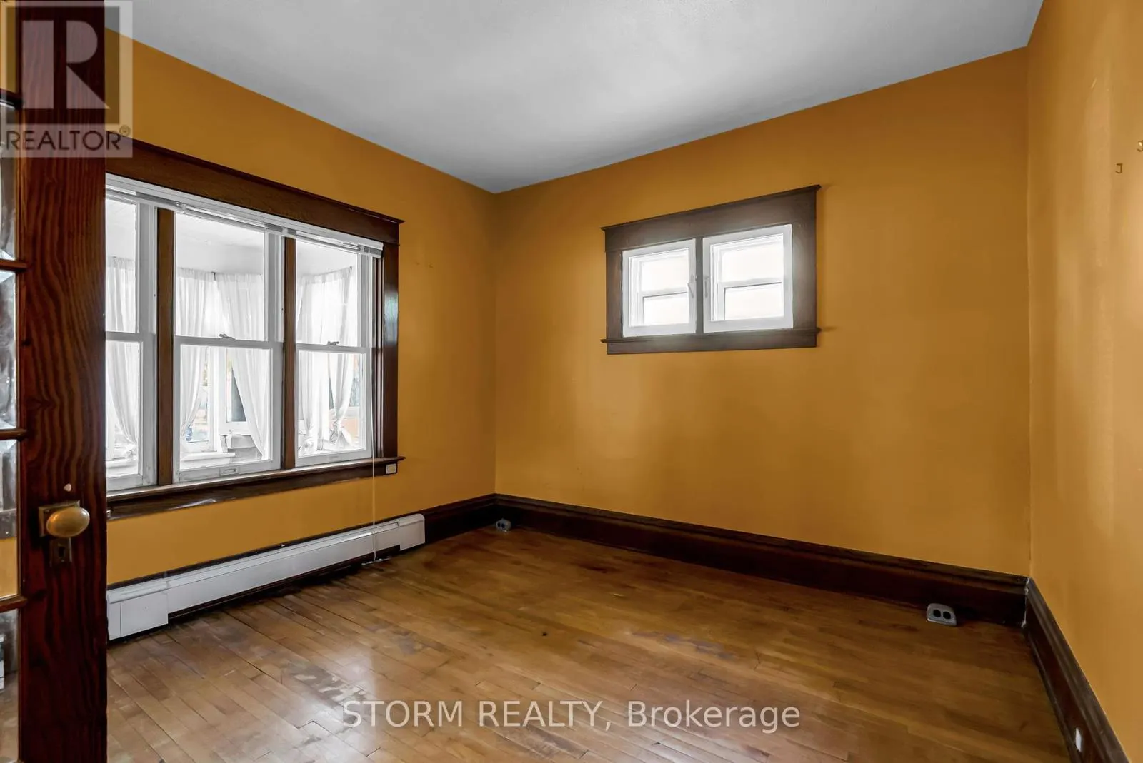 239 1ST STREET E
