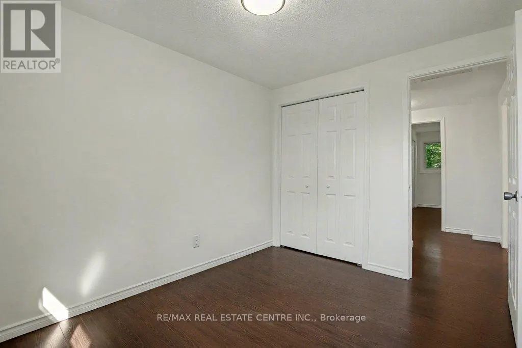 17 - 25 UPPER CANADA DRIVE