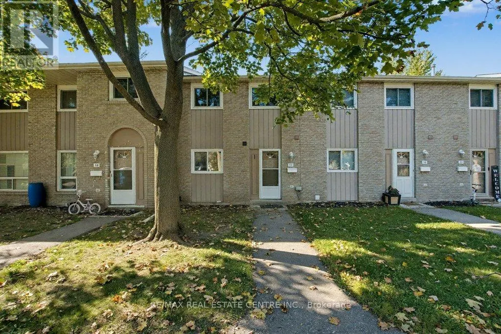 17 - 25 UPPER CANADA DRIVE