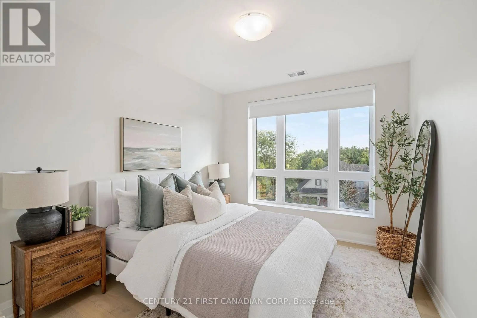 306 - 1560 UPPER WEST AVENUE, #306