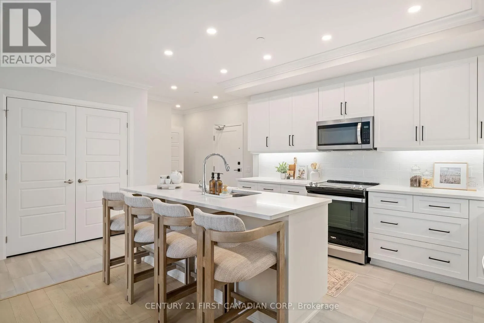 306 - 1560 UPPER WEST AVENUE, #306