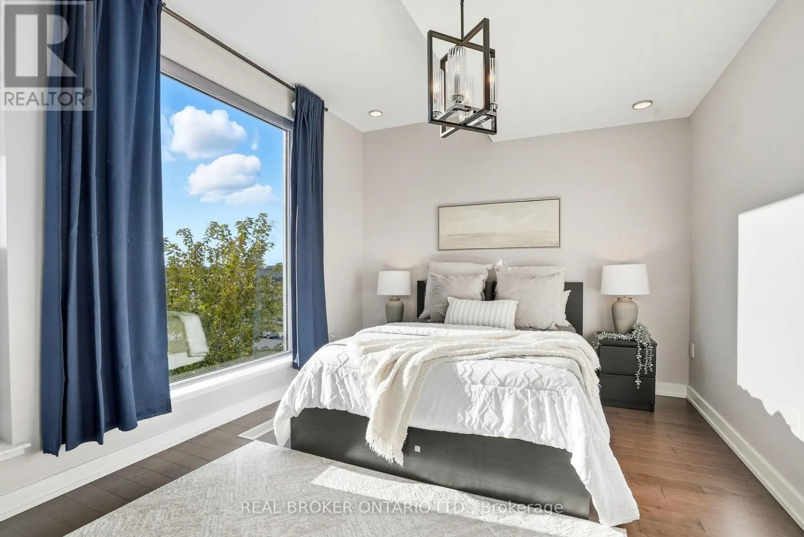 318 - 300B LETT STREET