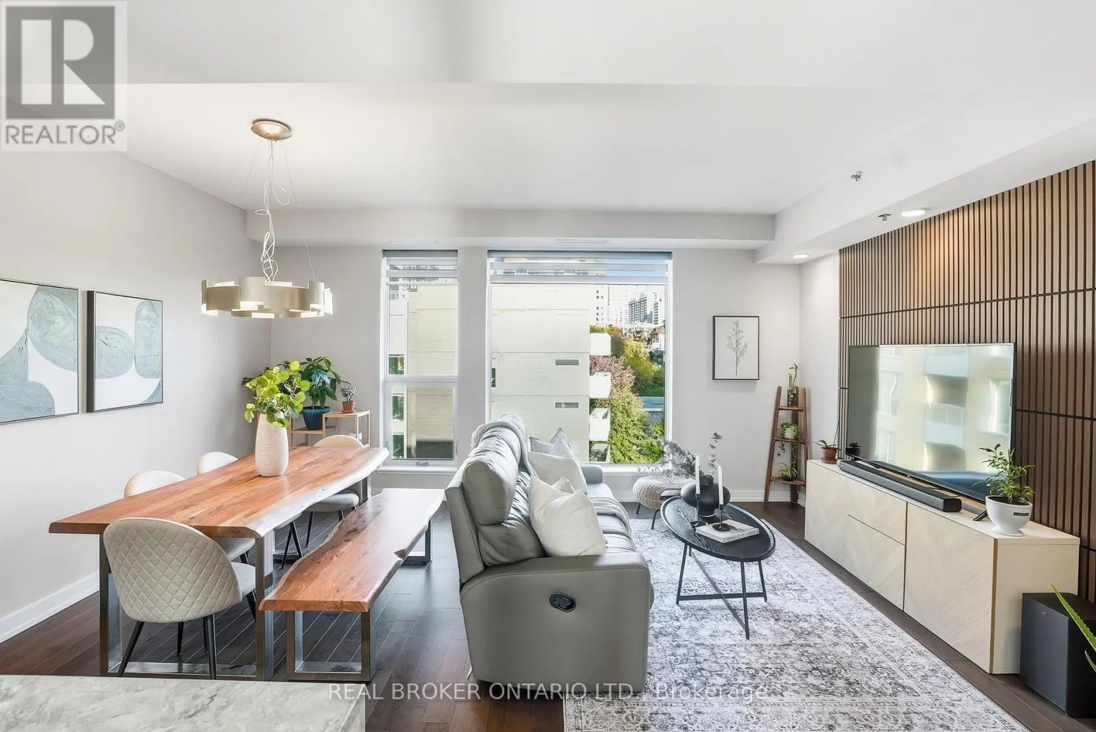 318 - 300B LETT STREET