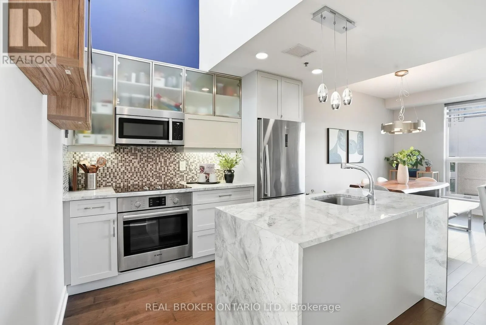 318 - 300B LETT STREET