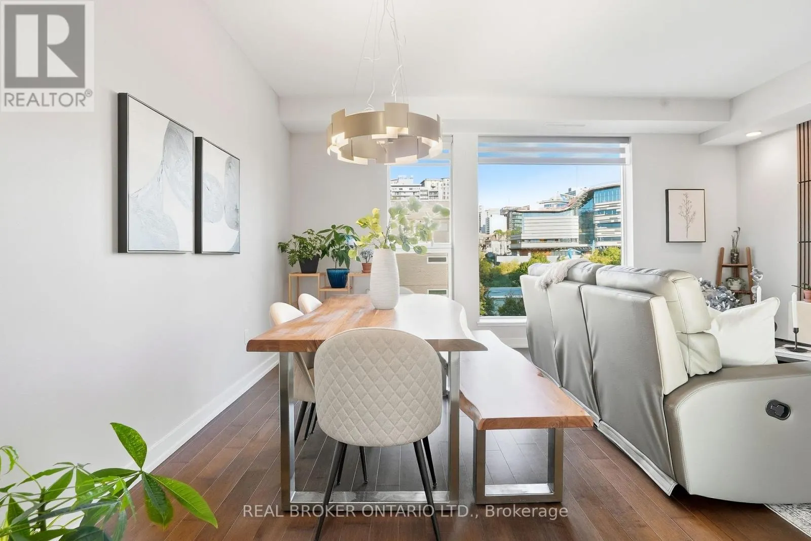318 - 300B LETT STREET
