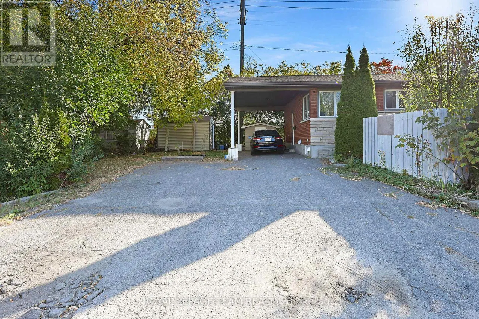 UPPER UNIT - 925 MOORVALE STREET