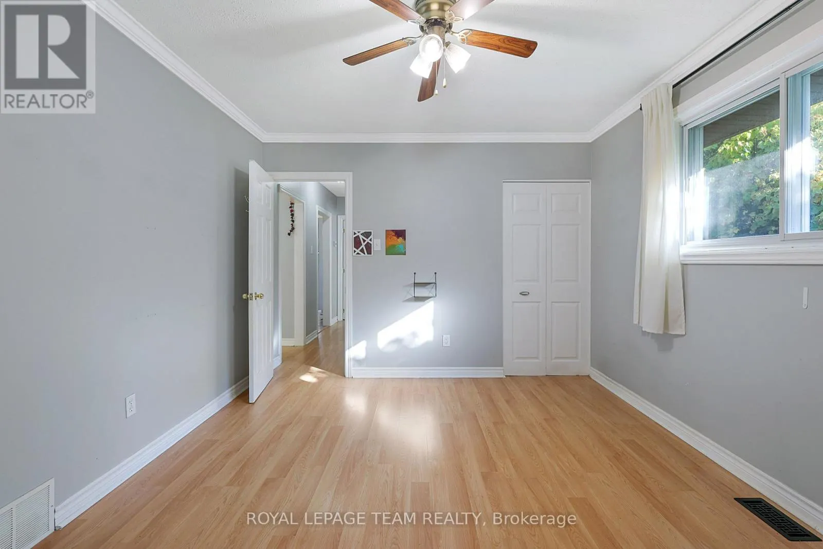 UPPER UNIT - 925 MOORVALE STREET