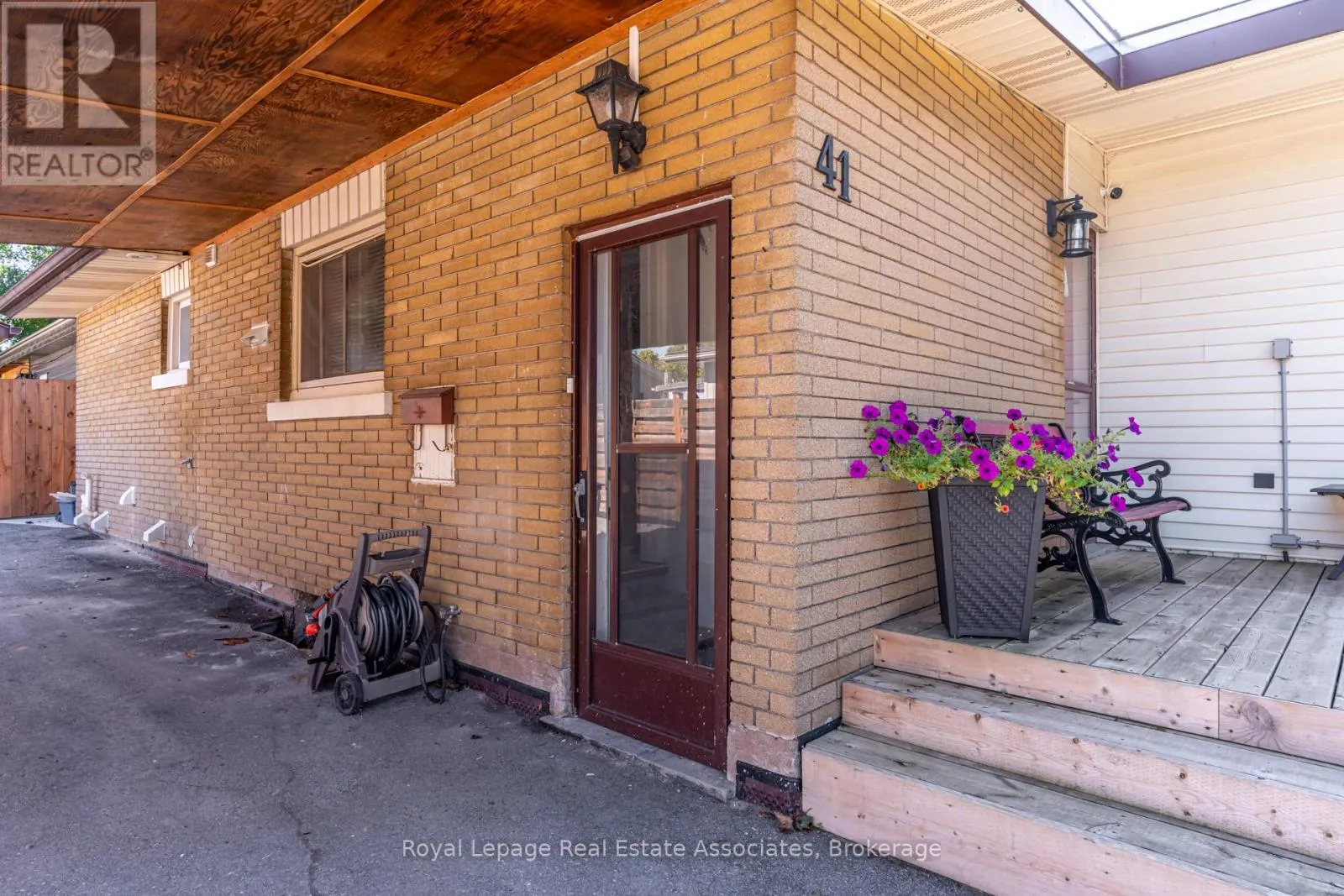 41 WOOLLEY STREET