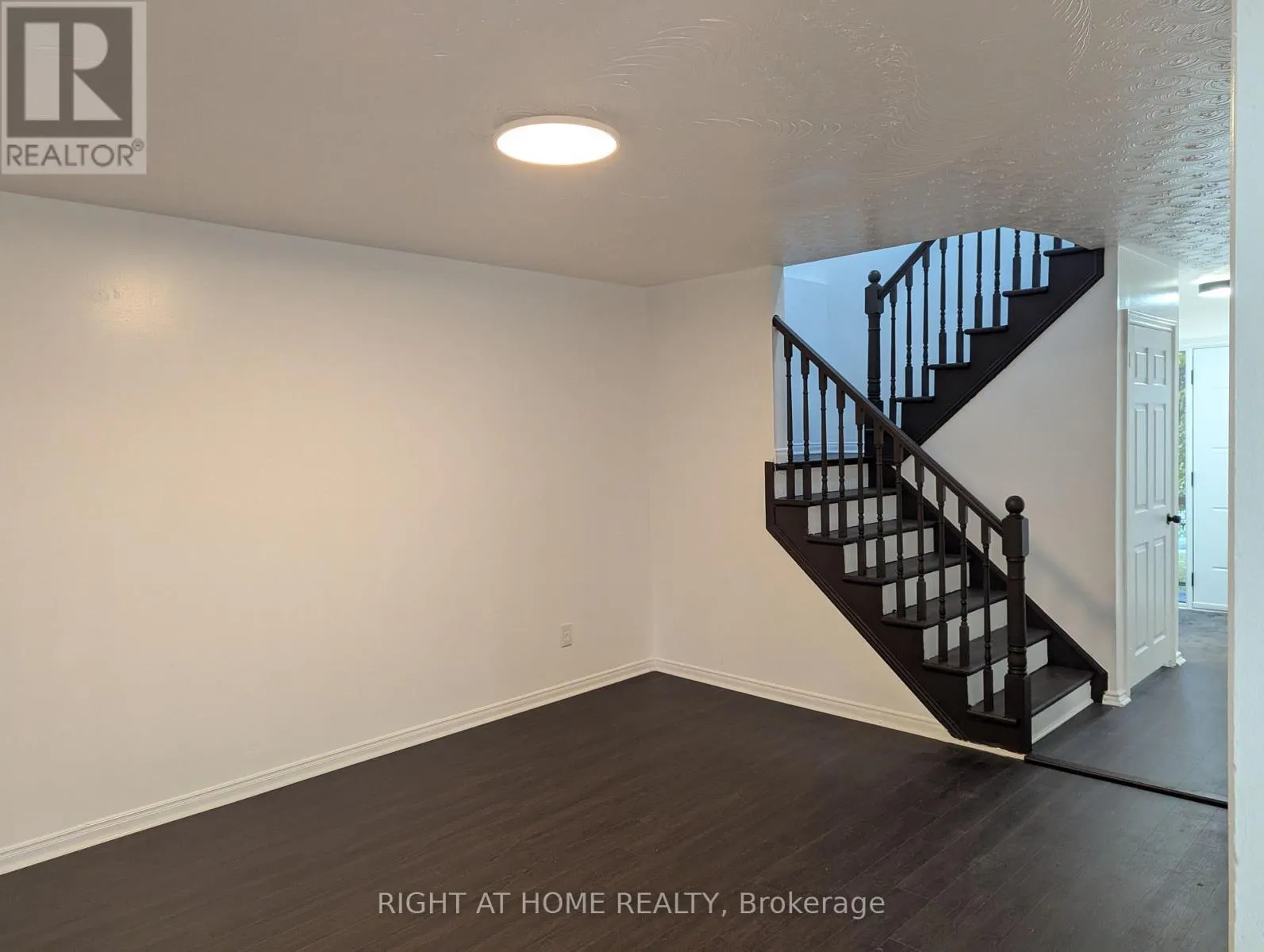 73 SKYVIEW DRIVE