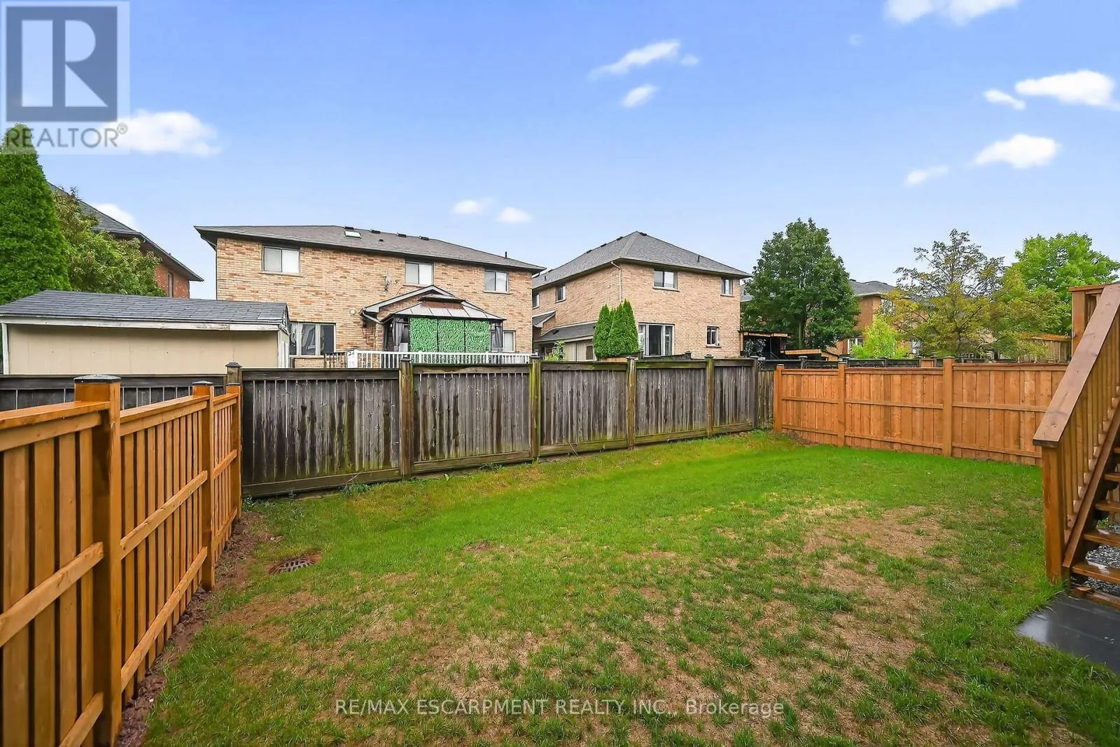67 STARFIRE CRESCENT