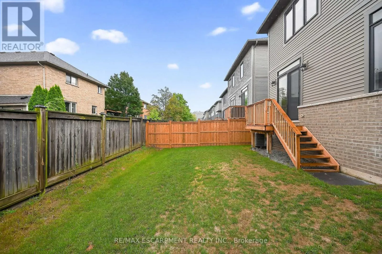 67 STARFIRE CRESCENT