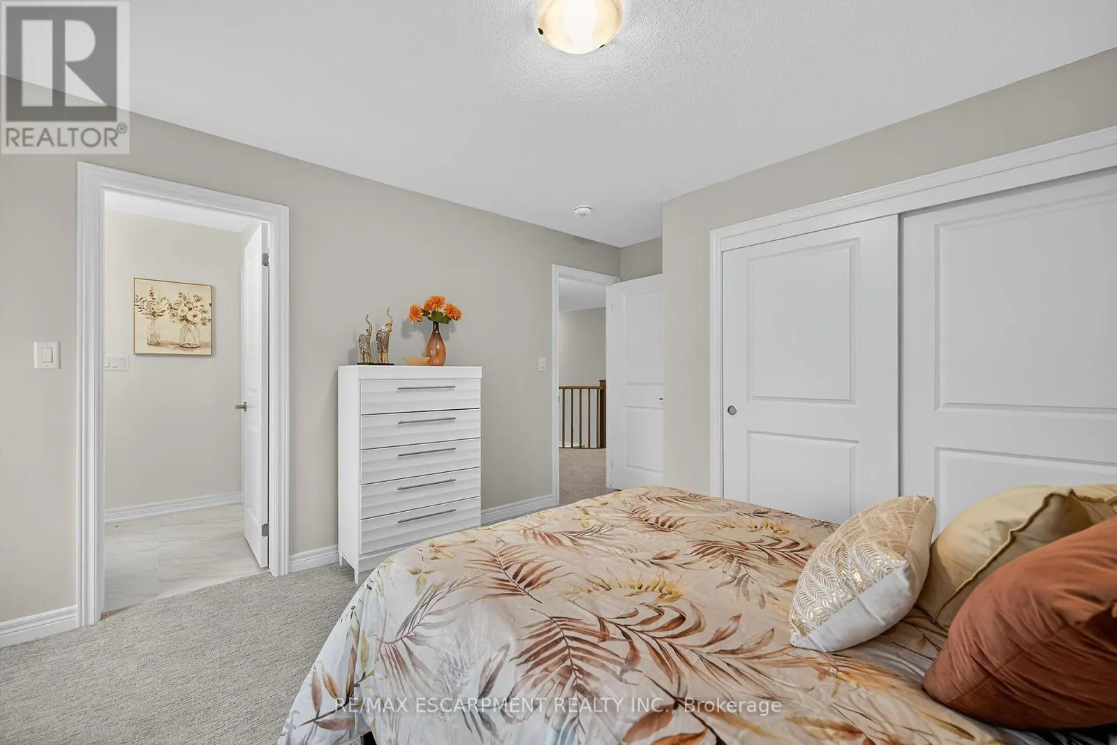 67 STARFIRE CRESCENT