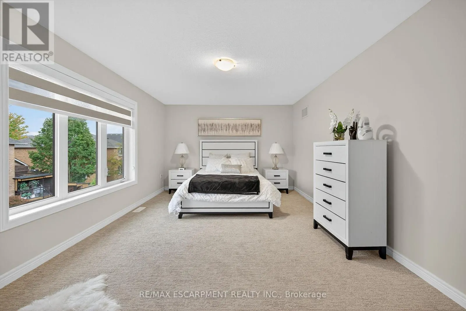 67 STARFIRE CRESCENT