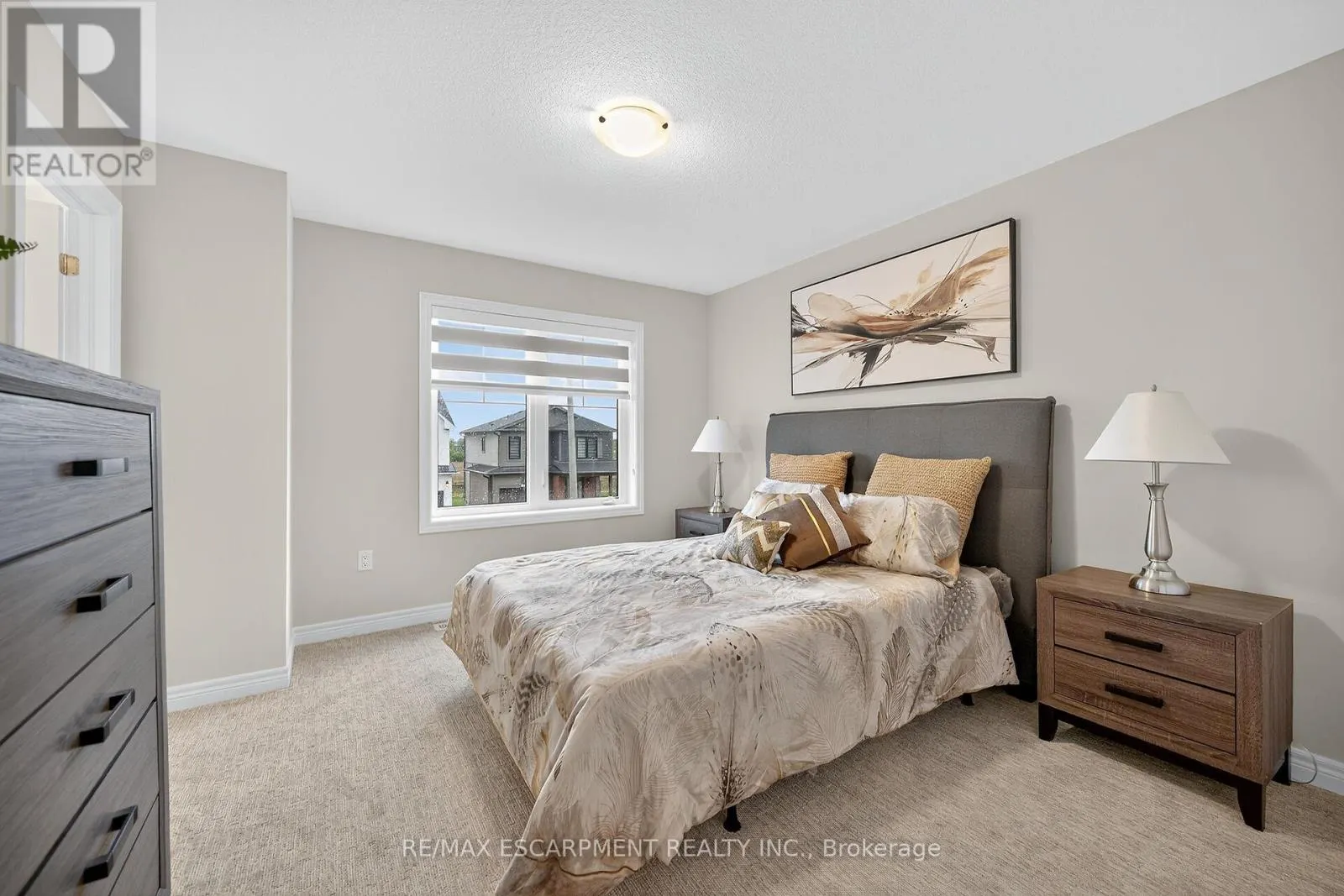 67 STARFIRE CRESCENT