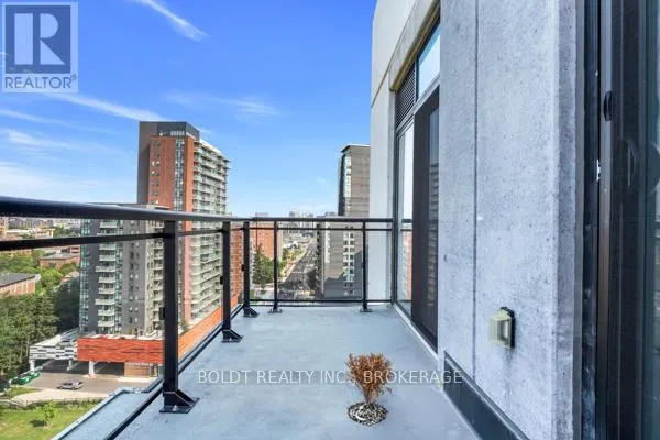 1607 - 128 KING STREET N, #1607