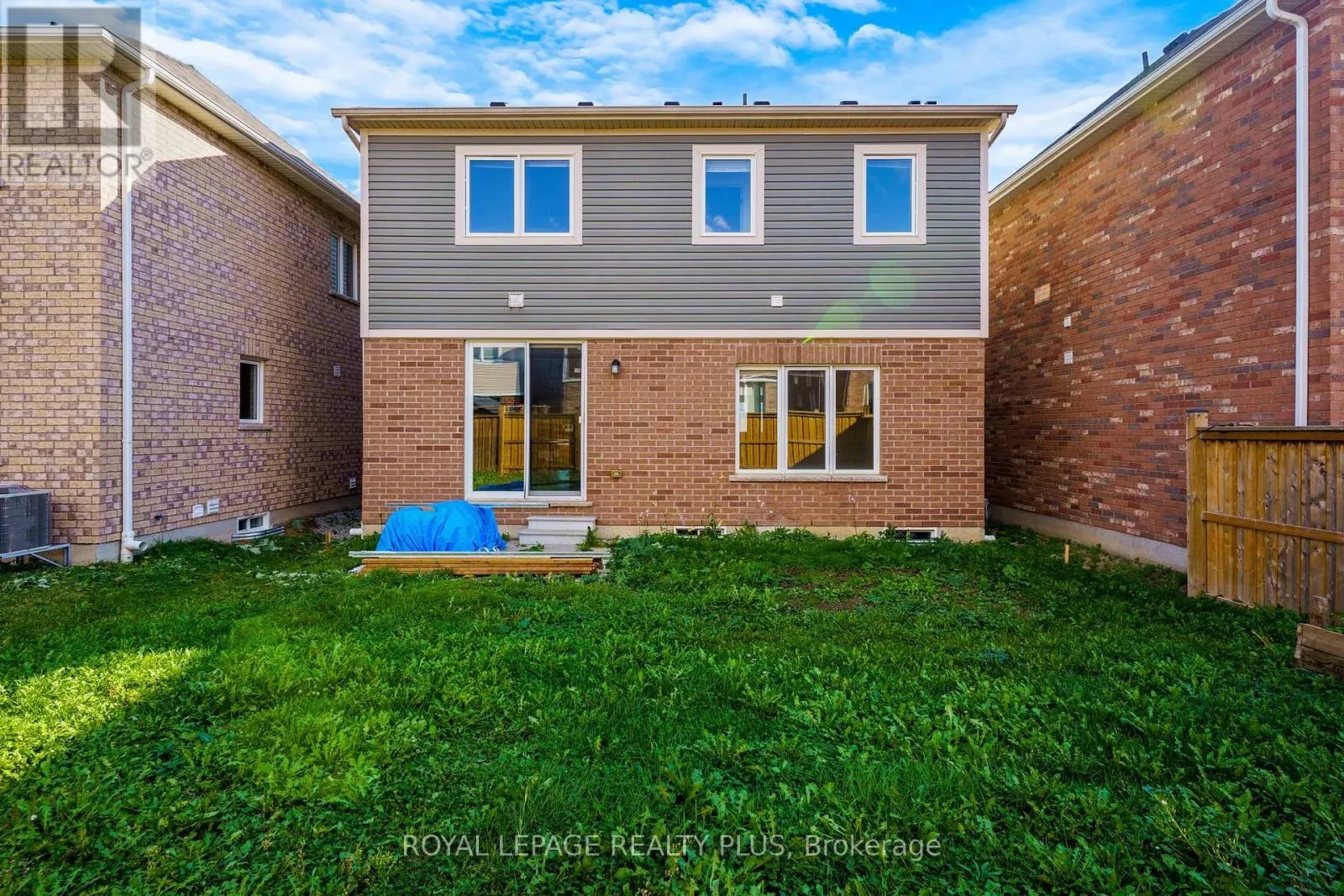 267 GROVEHILL CRESCENT