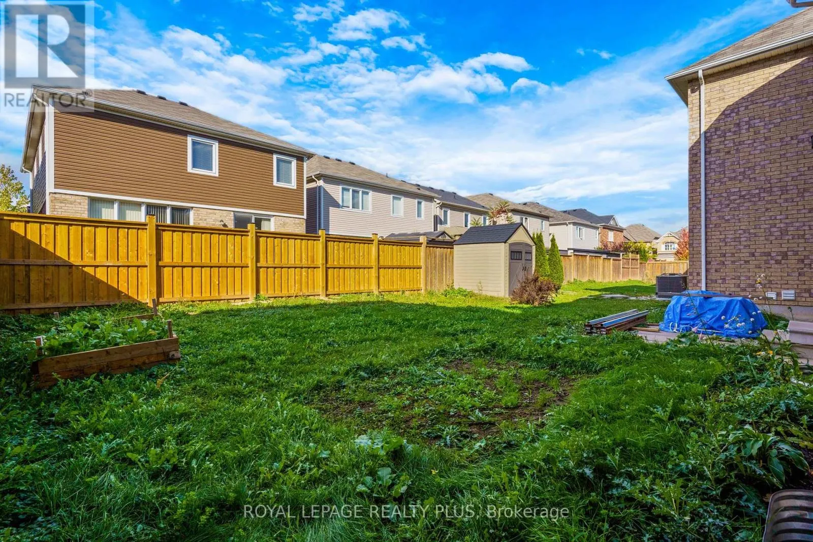 267 GROVEHILL CRESCENT