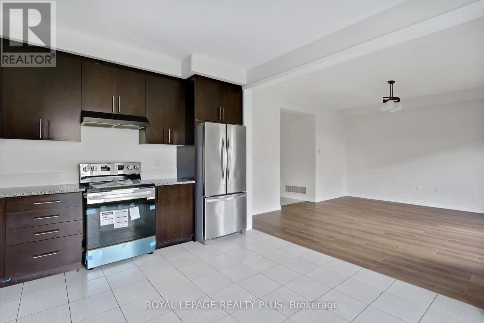 267 GROVEHILL CRESCENT