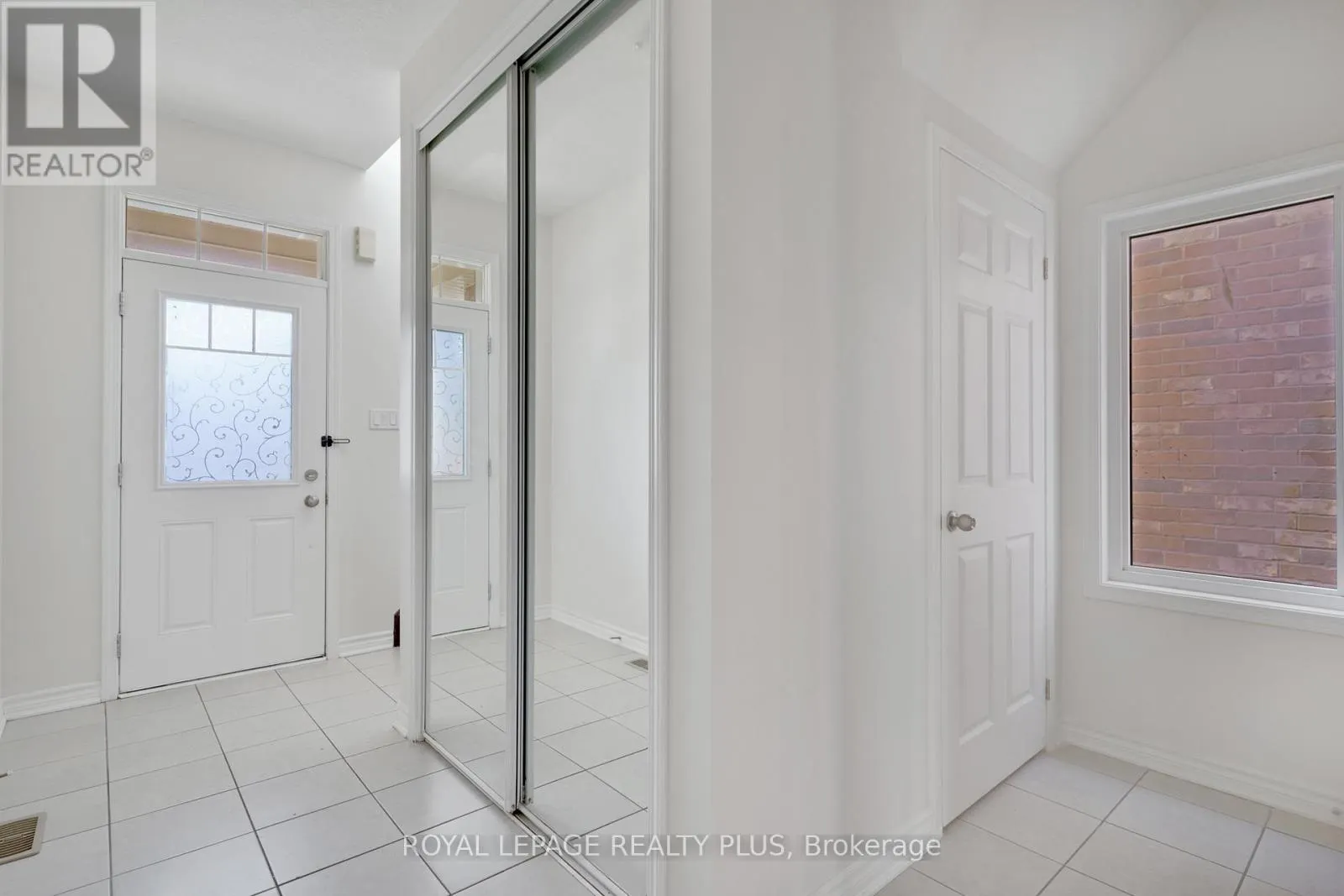 267 GROVEHILL CRESCENT