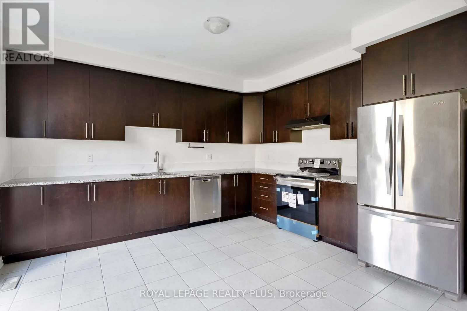 267 GROVEHILL CRESCENT