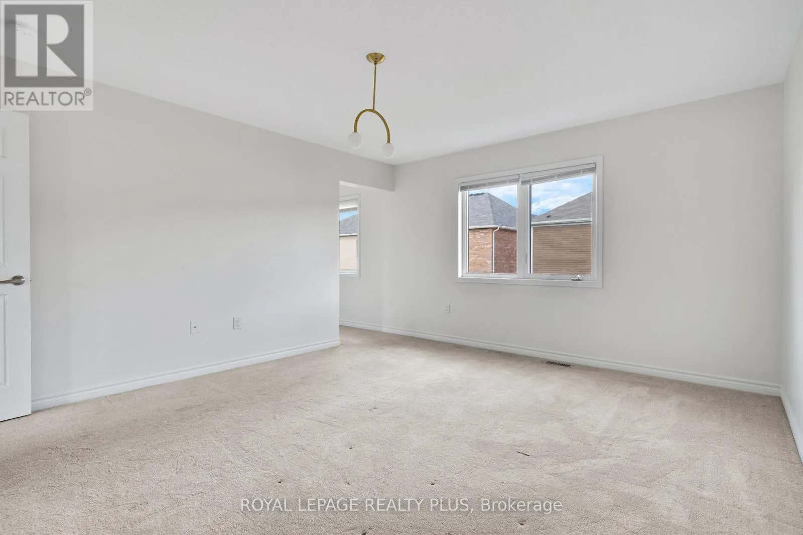 267 GROVEHILL CRESCENT