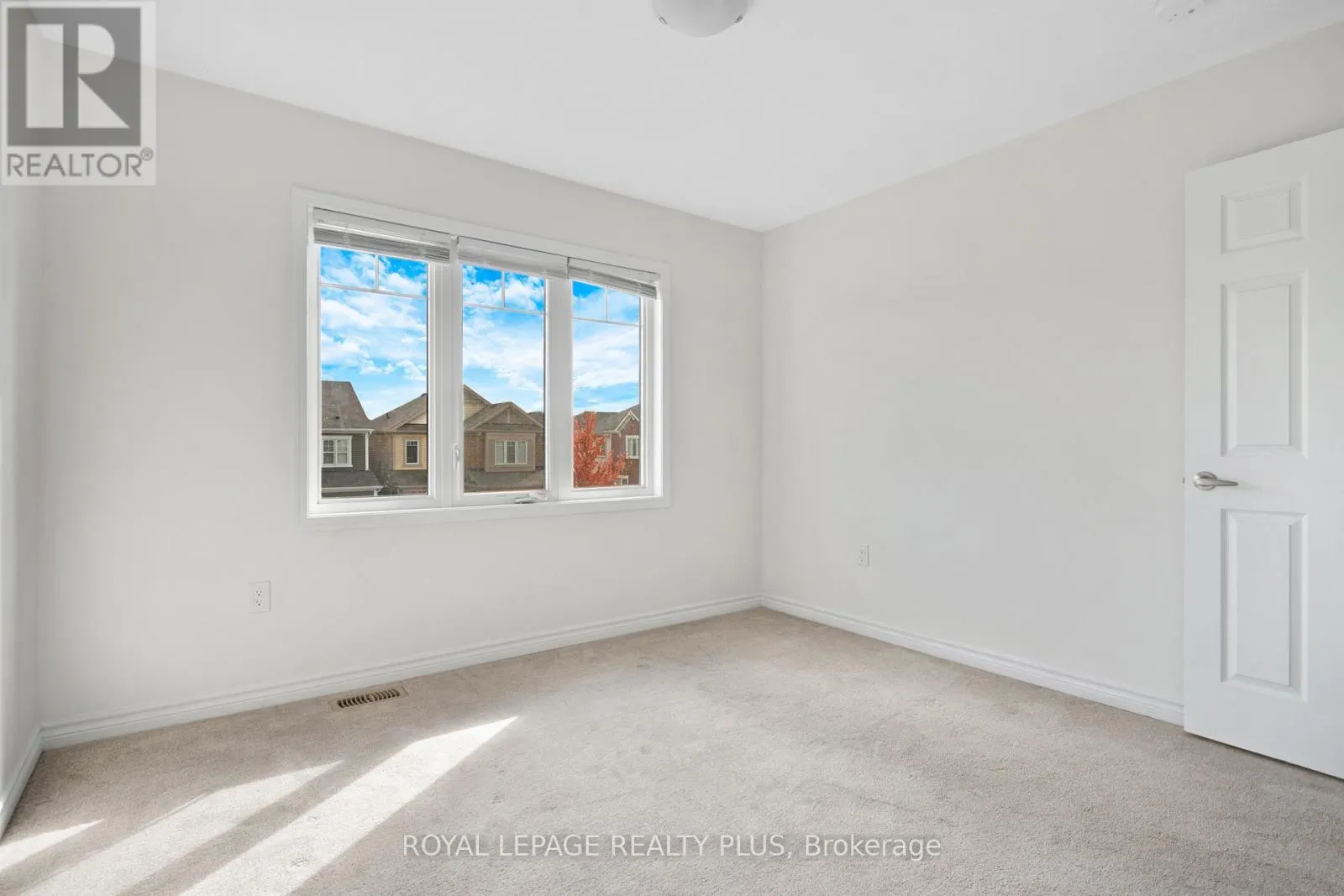 267 GROVEHILL CRESCENT