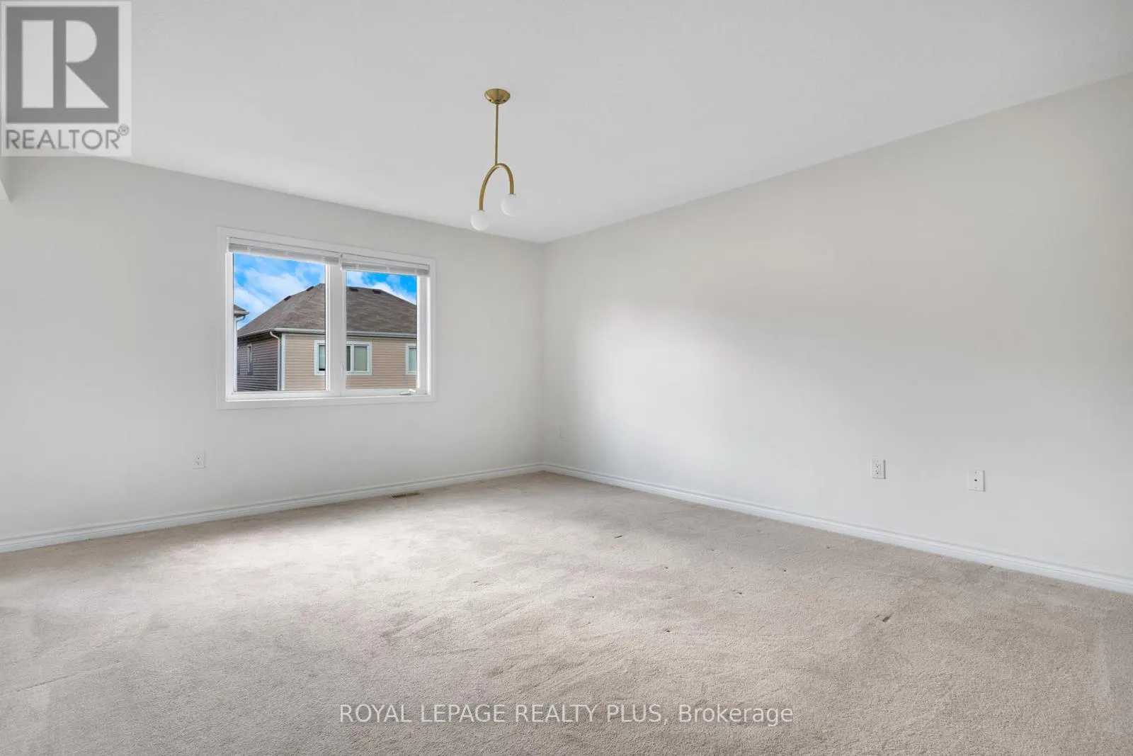 267 GROVEHILL CRESCENT