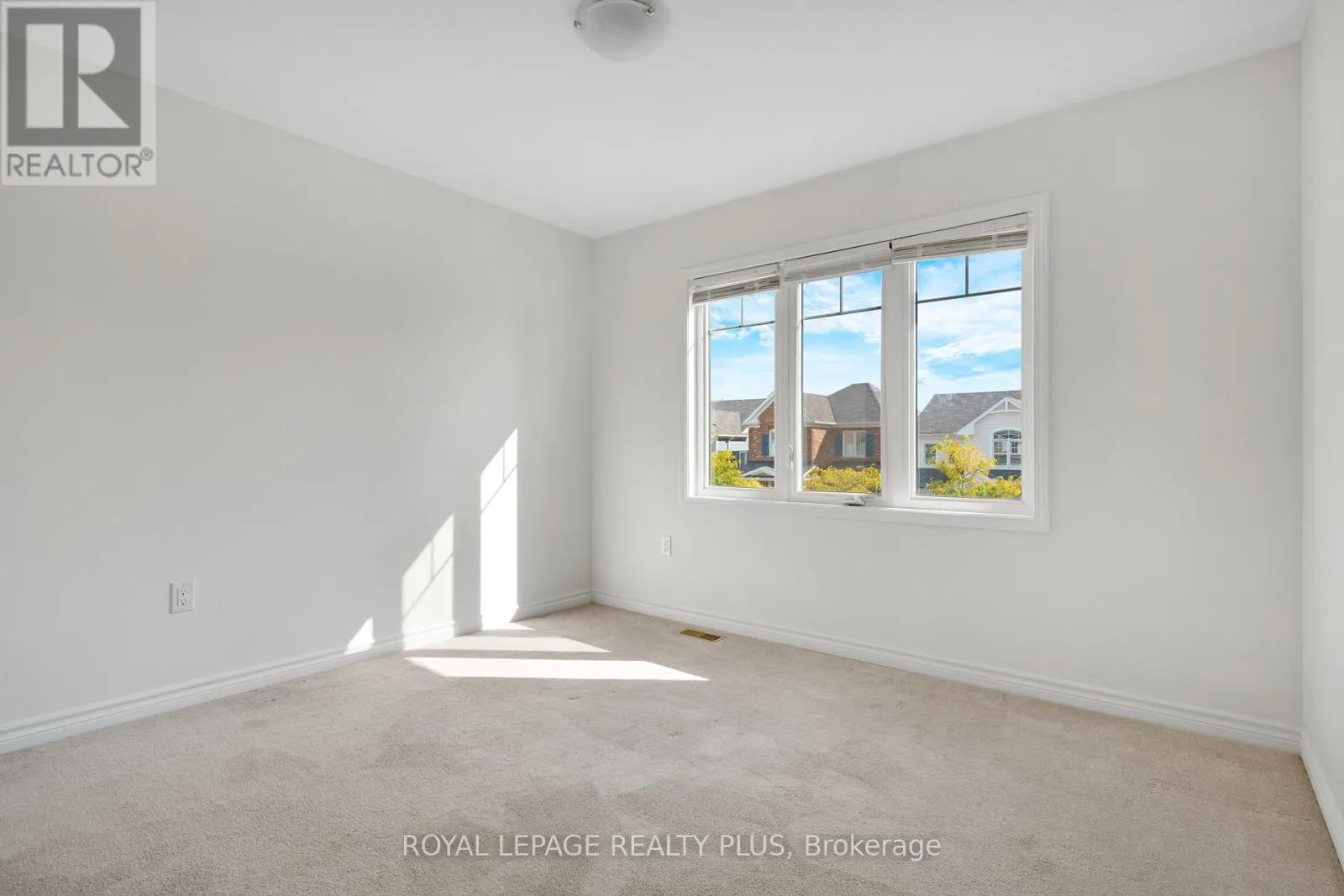 267 GROVEHILL CRESCENT