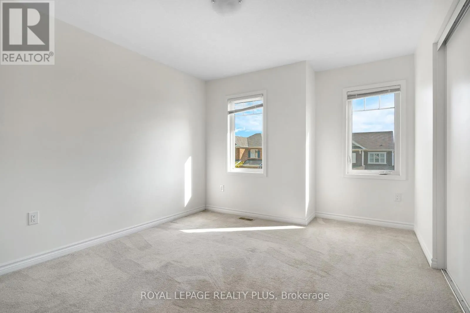 267 GROVEHILL CRESCENT
