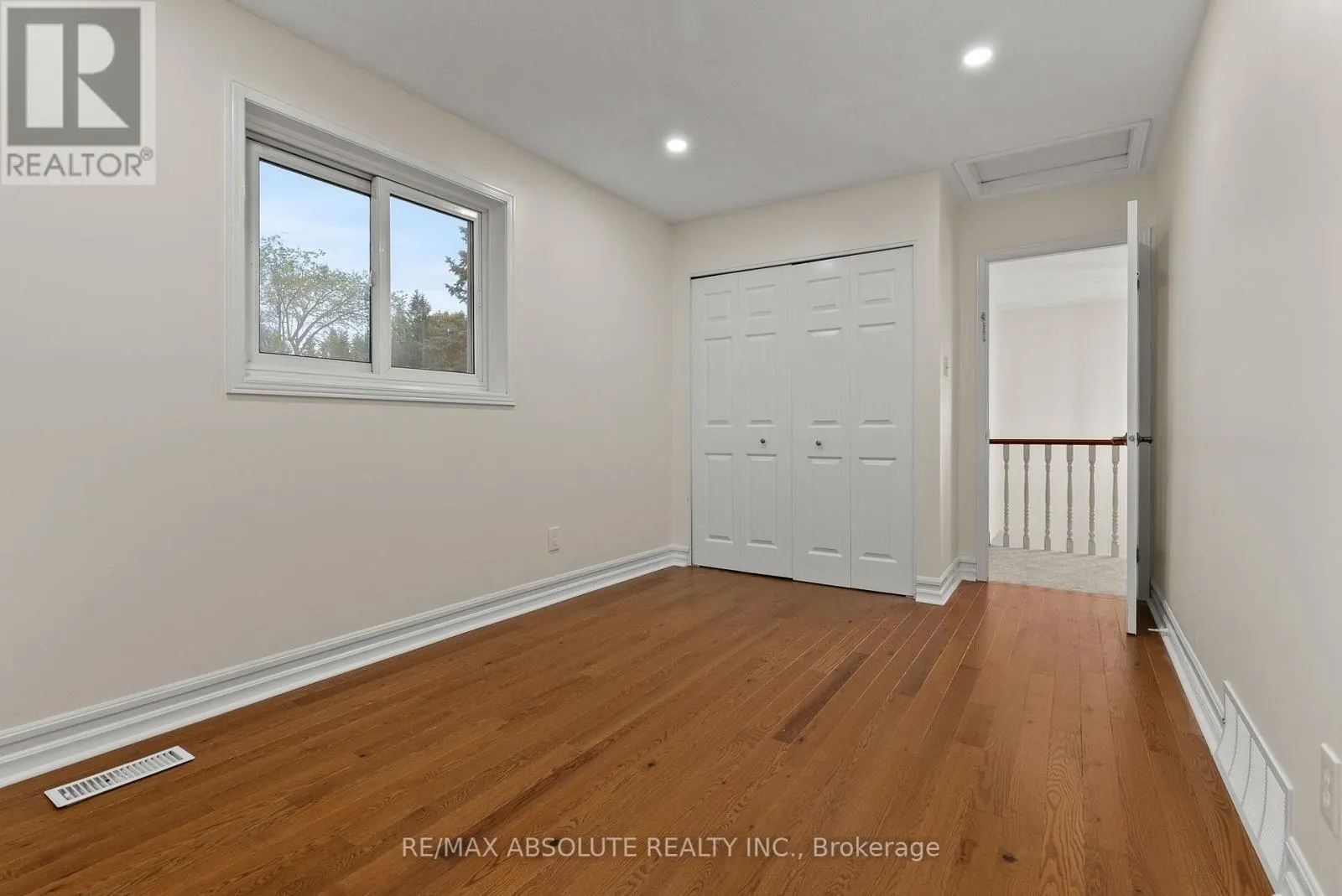 6 HOWARD COURT