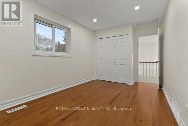 6 HOWARD COURT