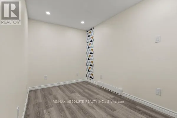 6 HOWARD COURT