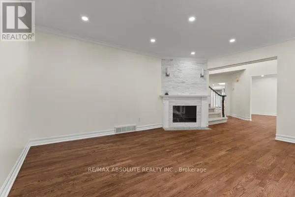 6 HOWARD COURT