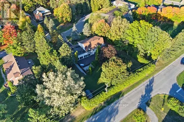 6 HOWARD COURT