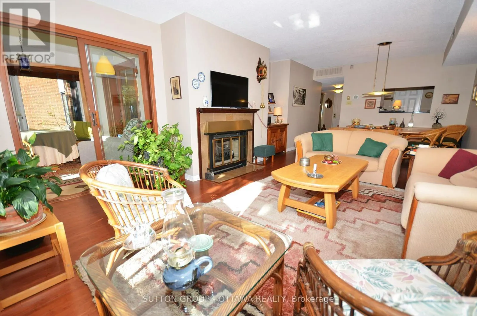 UNIT 62 - 261 BOTANICA PRIVATE