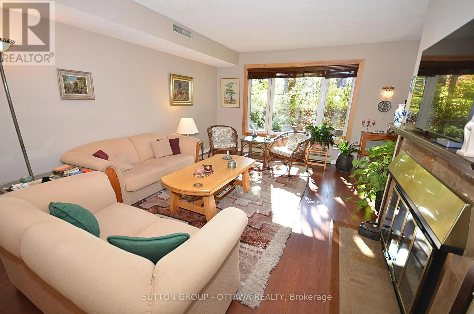 UNIT 62 - 261 BOTANICA PRIVATE